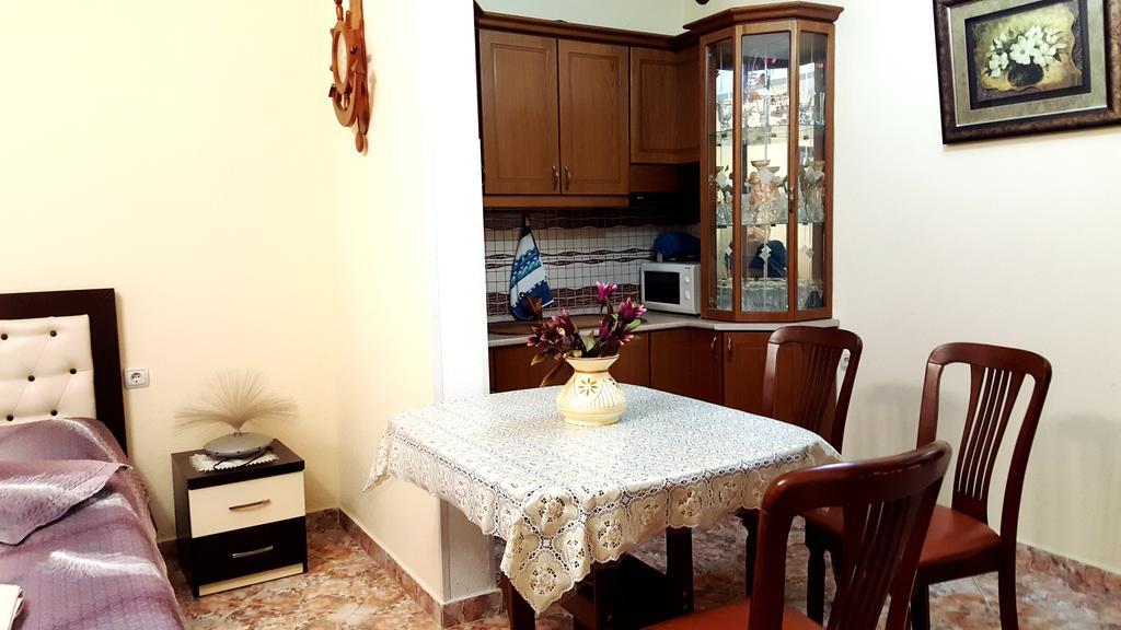 Berberi Guest House Pogradec Exterior foto